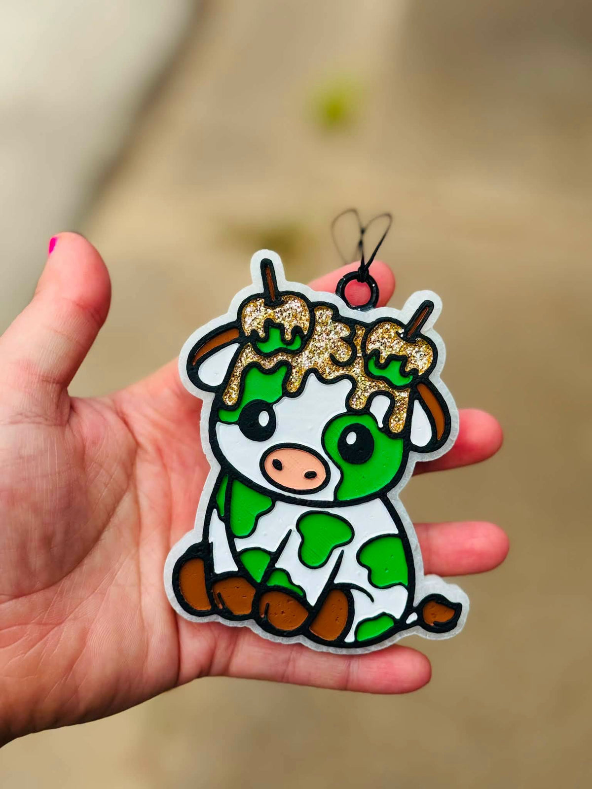 Decorated Caramel apple cow freshie example.
