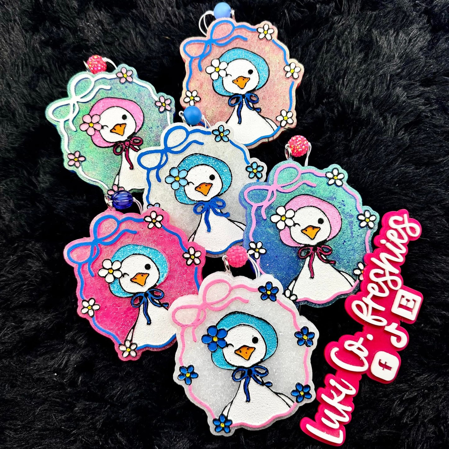 Girly Goose in a Bow frame Mold