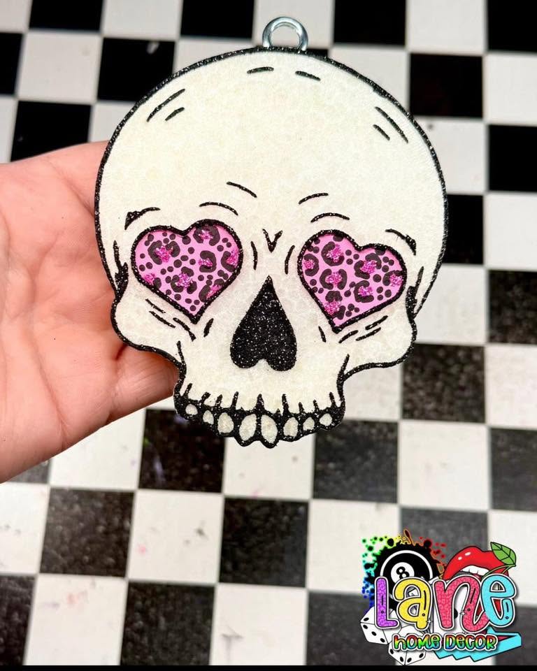 Heart eyes skull Mold