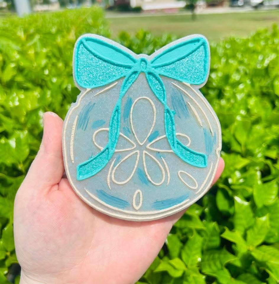 Sand Dollar with Bow Freshie